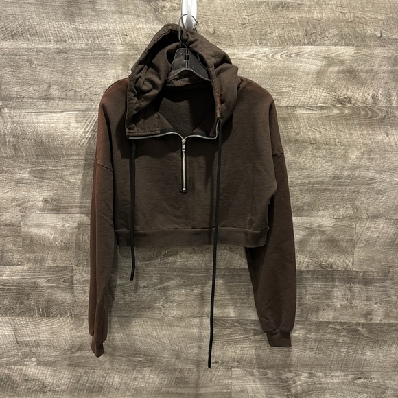 Brown Cropped Hoodie with front Zipper and new colors fabric - Picture 6 of 10